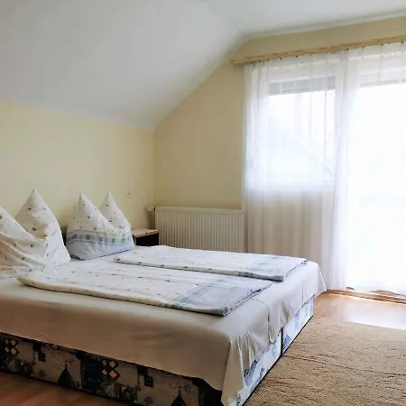 Hébergement de vacances In 19387 *