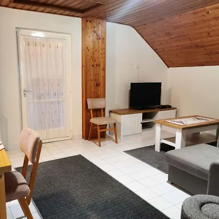 Hébergement de vacances In 19387 *