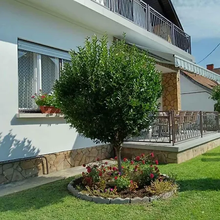 Hébergement de vacances Holiday Home In Balatonkeresztur 19387 Balatonkeresztúr